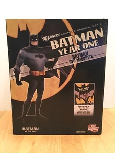 DC Direct Batman Year One Maquette nuovo con scatola - Foto 1 di 4