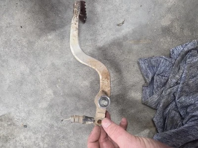 1997 1998 97 98 99 00 01 Honda CR250 CR250R CR 250 Palanca de freno trasero Pedal Arm Foto 1 de 3