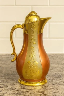 Elegante cafetera árabe (Dallah) - mantiene el café caliente, hermosa decoración Foto 1 de 4