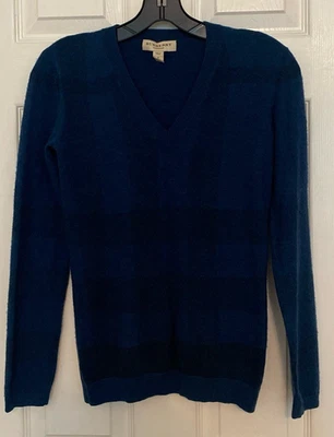 Suéter feminino Burberry London decote em V de cashmere azul/preto xadrez tamanho P - Imagem 1 de 4