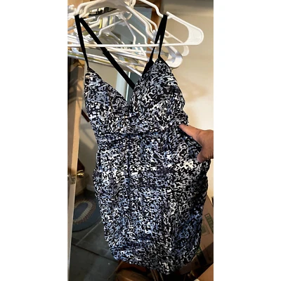 Liz Lange Maternity Swim Top Size M Grey Black White Pattern TOP ONLY - Image 1 of 3