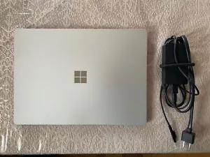 Surface Laptop 13,5", 128GB SSD, Intel Core i7-7660U, 2,50GHz, 8GB, Touch Screen - Foto 1 di 5