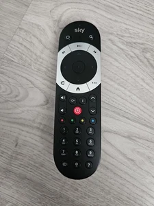 GENUINE Sky Q Touch Remote with Voice Control and Bluetooth Version - Used - Picture 1 of 3