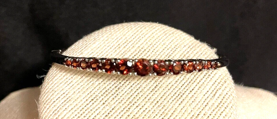 Brazalete Brazalete QVC Granate Esterlina KN Kajal Naina Granates Naturales 8" ¡Nuevo! Foto 1 de 4
