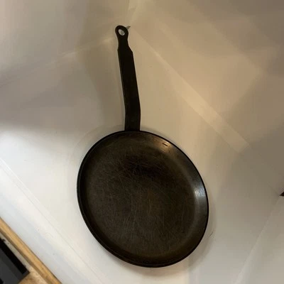 VTG Bon Gourmet French Cast Iron Flat Skillet Griddle Pan Primitive Rustic 18 - Image 1 of 4