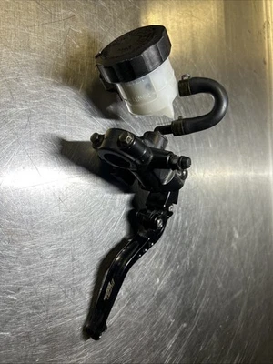 Palanca de cilindro maestro de freno delantero Suzuki GSXR 600 750 2006-2007 OEM #1533 Foto 1 de 4