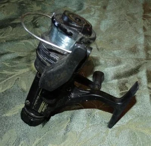 Vintage Old Black South Bend Black Beauty 635 Fishing Spinning Reel - Picture 1 of 6