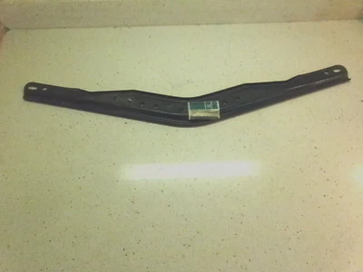 Cadillac Eldorado Fleetwood Deville Seville 1976 soporte de parrilla superior nuevo de Lote Antiguo 165344 Foto 1 de 4