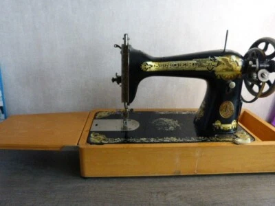 ancienne machine a coudre singer vintage  dans sa valise - Photo 1/4