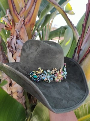 sombrero vaquero mexicano, verde hecho a mano con cristal y chapa de gamuza 14K Foto 1 de 3