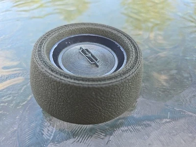 Oldsmobile Cutlass S 442 Supreme F85 1968 1969 bocina tapa botón verde claro Foto 1 de 4