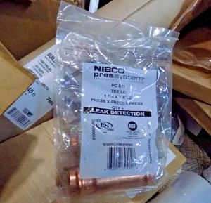 2, NIBCO Press System 9100600PC PC611 Tee 1-1/4 x 1 x 1/2 " Nominal, Press End - Picture 1 of 3