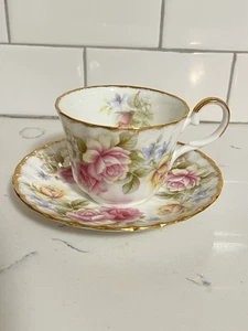 Regency English Bone China Floral ROSES Tea Cup & Saucer Gold Trim Teacup  - Picture 1 of 8