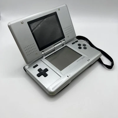 Console Nintendo DS Classic grigio NTR-001 usato FUNZIONANTE nds fat - Immagine 1 di 4