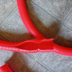 Geteilter Drahtwebstuhl rot 1 Zoll OD Flexschlauch Kabelkanal Polyethylen gebraucht 3 Stück 9' - Bild 1 von 3