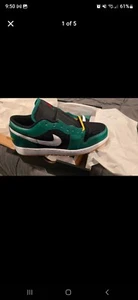 Air Jordan 1 SE Low Christmas - Picture 1 of 5