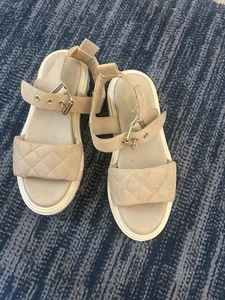 vince camuto - Picture 1 of 8