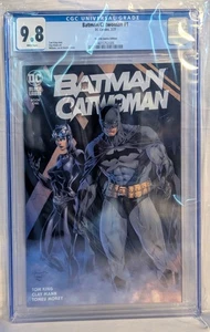 Batman Catwoman #1 Lee Trade Dress Variant CGC 9.8 - Picture 1 of 2
