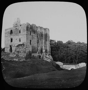 ANTIQUE Magic Lantern Slide NORHAM CASTLE RUINS C1890 VICTORIAN PHOTO - Picture 1 of 2