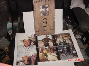 Strait Out of the Box by George Strait - 4-CD BOX-SET - Foto 1 di 1