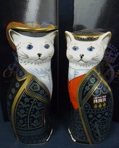 Pair Royal Crown Derby Paperweights PEARLY QUEEN Stepney PEARLY KING Mile End - Picture 1 of 3