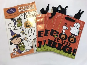 3 HALLMARK Halloween Gift Bags / Trick Or Treat Bags & Stickers PEANUTS - Picture 1 of 6