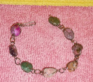 Pulsera pequeña con piedras preciosas - Imagen 1 de 3