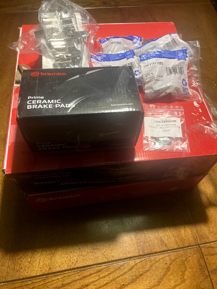 Freios e rotores Brembo Cadillac ATS (2013 a 2018), kit de pinos + 4 parafusos de pinça OEM - Imagem 1 de 4