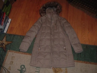 Chaqueta acolchada Michael Kors para mujer talla M Parka de piel sintética con capucha tostada mediana Foto 1 de 4