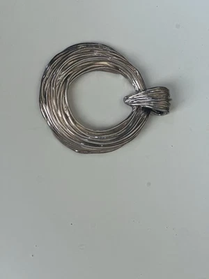 Colgante dimensional con textura audaz de plata de ley O Paz de 3,5" de longitud QVC Foto 1 de 4