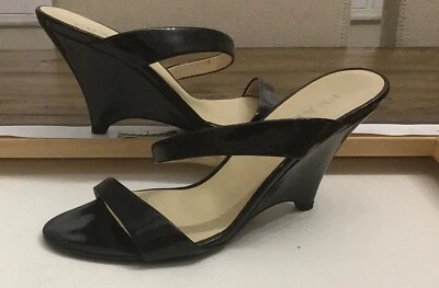 Prada charol punta abierta cuña correderas, negro, EU 37.5/US 7 Foto 1 de 4