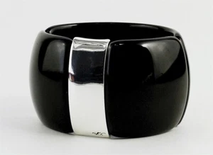 Nuevo Kenneth Cole Negro Plata Pulsera 2" Ancho Pulsera Magnético Gran Regalo - Picture 1 of 2
