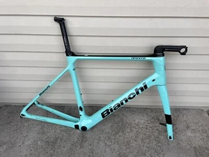 Bianchi INFINITO XE Disc Flat Mount Carbon Road Bike Frameset . Size L. - Picture 1 of 15