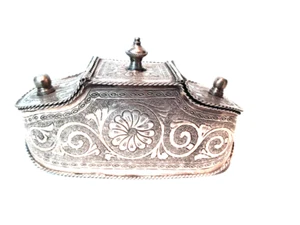 Chased Silver Metal Betel Nut box - Picture 1 of 7