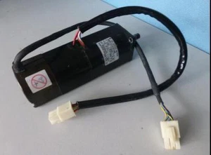 Servomotor Yaskawa usado Fst 1 pieza SGM-01A314C - Imagen 1 de 2