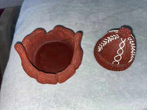 Yankee Candle Red Hat And Mittens Topper And Base Jar Candle Holder - Picture 1 of 7