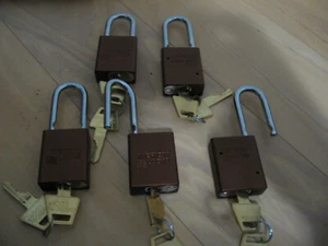 5 each Keyed Alike American Lock Series 1100 Padlock - 10 keys total - Padlocks - Picture 1 of 3