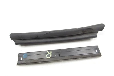 97-06 Jaguar XK8 XKR Convertible RIGHT  MIDDLE Side Window Rubber WeatherstrIP - Image 1 of 4