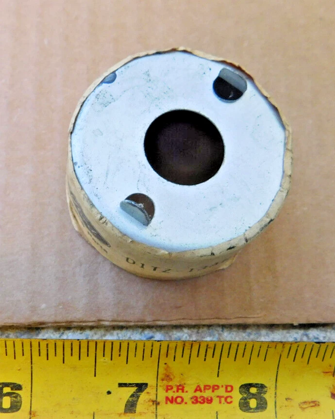 Nuevo de Lote Antiguo Botón Soplado Soporte para Camiones Ford P350 a P500 1971-72 1972 Nuevo Foto 1 de 2