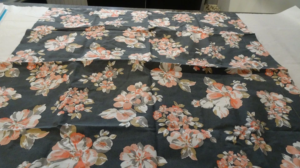 Pottery Barn Teen ramo floral Euro flores farsa sesión de fotos muestra  Foto 1 de 1