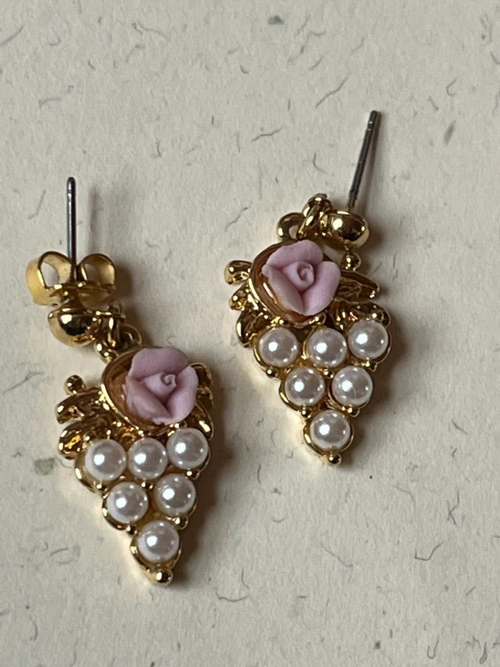 Small Avon Signed Faux White Pearl Bead Grapes w Tiny Pink Porcelain Rose Goldto - Image 1 of 4