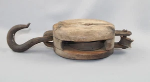 Primitive Single Wheel Block & Tackle Pulley & Rustic Barn Tool  Inv#WH143 - Picture 1 of 7