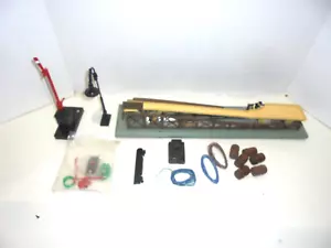 LIONEL 362 FASSLADER MIT POSTABHOLUNG UND STRASSENLATERNE SPUR O ANLAGE - Bild 1 von 4