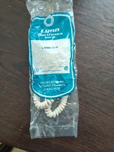 Lynn Electronics PRZEWODY TELEFONICZNE PASUJĄ DO WSZYSTKICH TELEFONÓW / FABRYCZNIE NOWYCH Vintage kremowy brązowy kolor - Zdjęcie 1 z 2