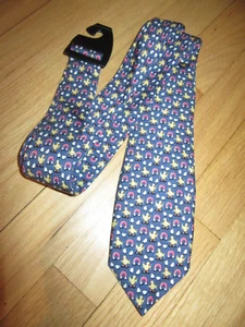 19J/VINEYARD VINES MENS NECK TIE/CHICKENS/HORSE SHOES/BLUE! - Picture 1 of 6