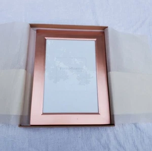 {Reed and Barton} Rose Gold Colored 5"x7" Picture Frame In GUC - Picture 1 of 15