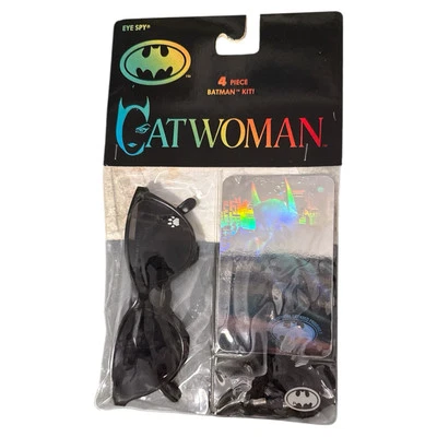 Kit de 4 peças NOS VINTAGE Catwoman Eye Spy NOVO 1991 óculos de sol estojo de cordão cartão holograma - Imagem 1 de 2
