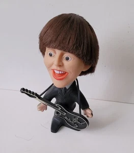 Muñeca REMCO Beatles NEMS PAUL McCARTNEY con guitarra original SELTAEB 1964 Excelente - Imagen 1 de 5