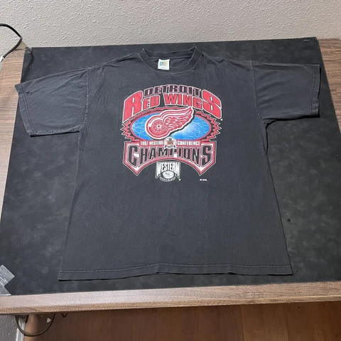 VINTAGE Detroit Red Wings Shirt Mens XL Faded Black Stanley Cup Salem 90s 1997 Cover