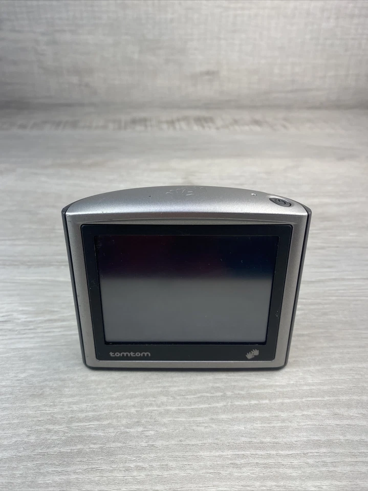 TomTom One 4N00.004 Silver Portable LCD Display Bluetooth GPS Navigator System - Image 1 of 4
